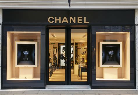 chanel hiring visual merchandiser.